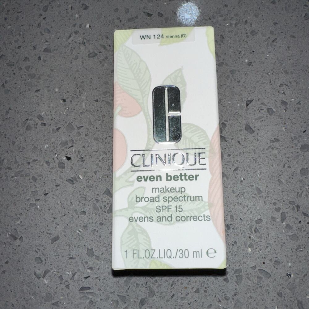 Clinique Even Better makeup broad spectrum spf 15 WN124 Sienna (D)